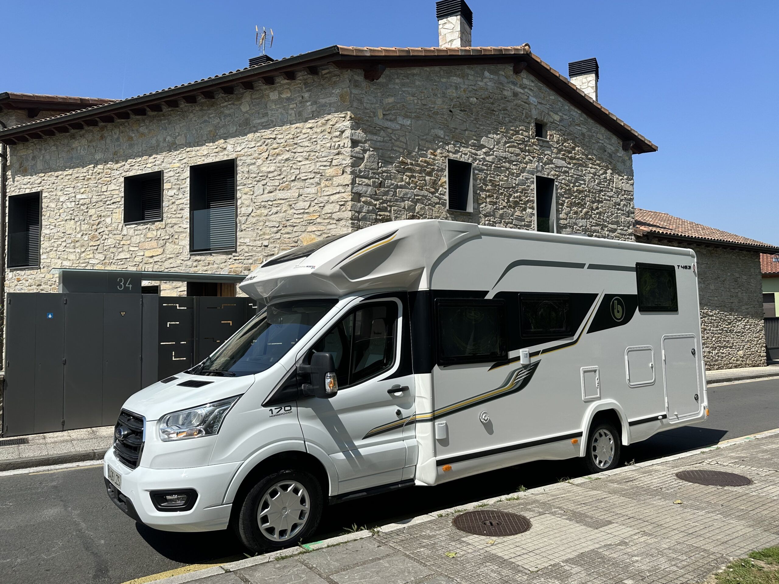 Alquilar autocaravana en cuevas de San Marcos